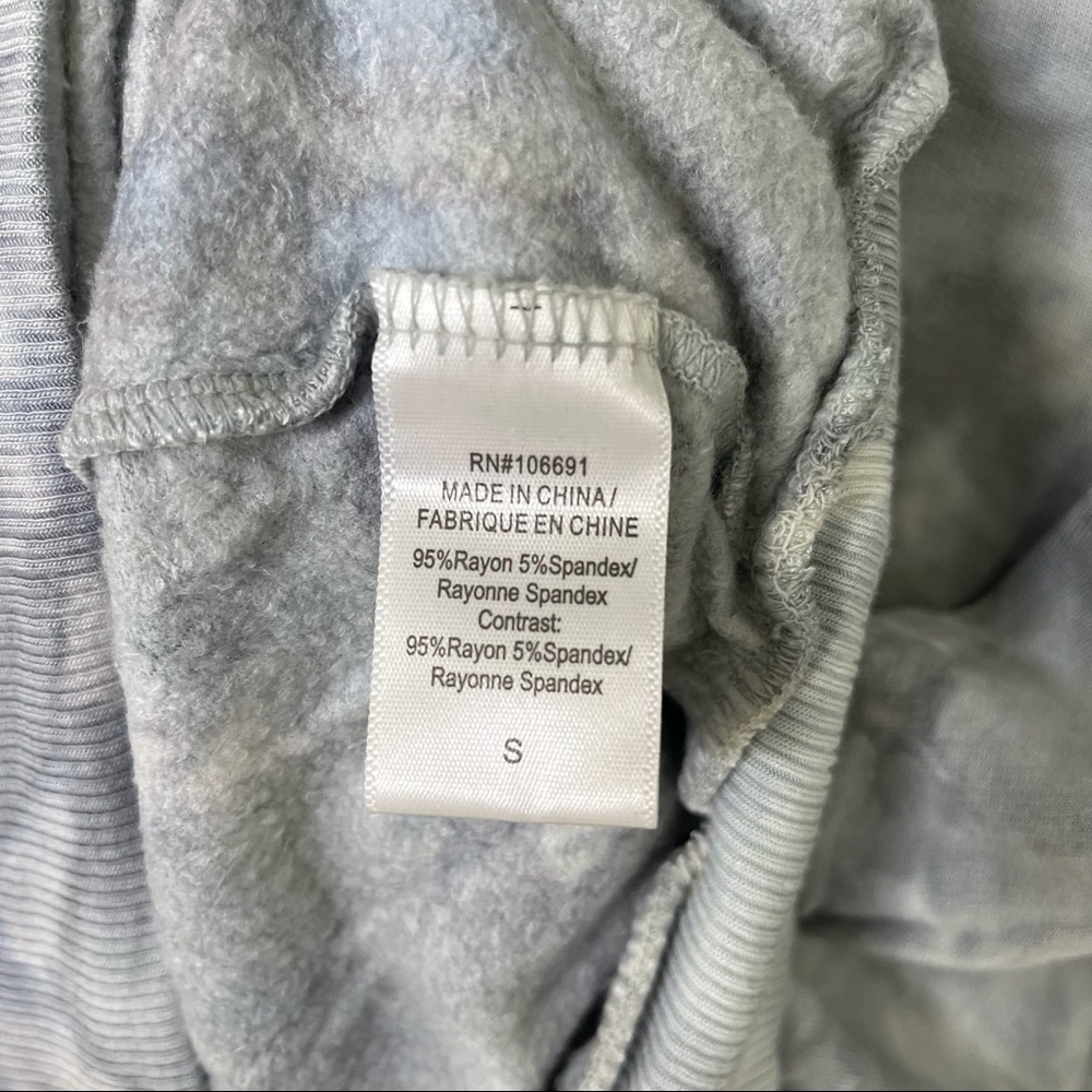 Young Fabulous & Broke Tie Dye Dolman Sleeve Rayon Top Gray White Size Small - Picture 7 of 8